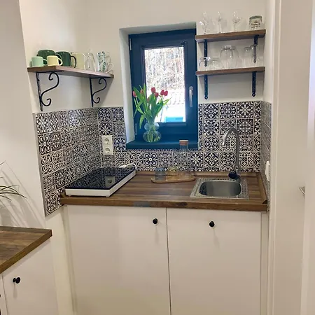 Iris Apartment *