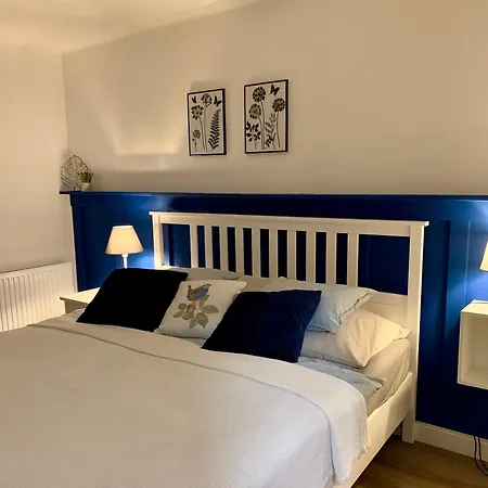 Iris Apartment